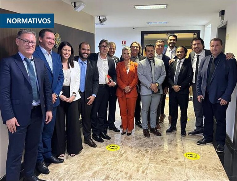 susep-reune-liderancas-do-setor-para-marcar-aprovacao-da-lei-complementar-n-2132025