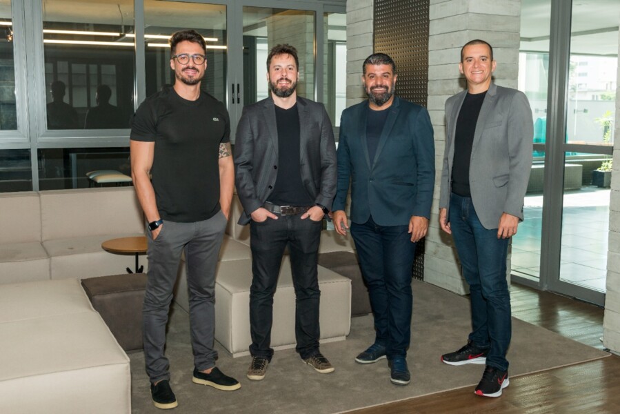 hubsegs-e-a-1-a-comercializar-seguros-100-pelo-whatsapp-atraves-da-inteligencia-artificial-generativa