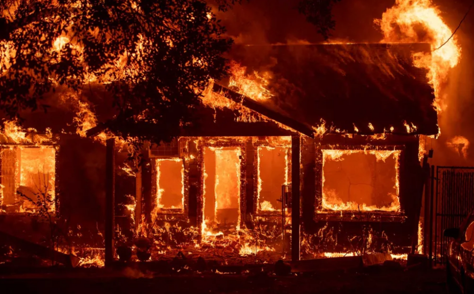 seguro-residencial-no-brasil-versus-eua-como-funciona-a-cobertura-contra-incendios