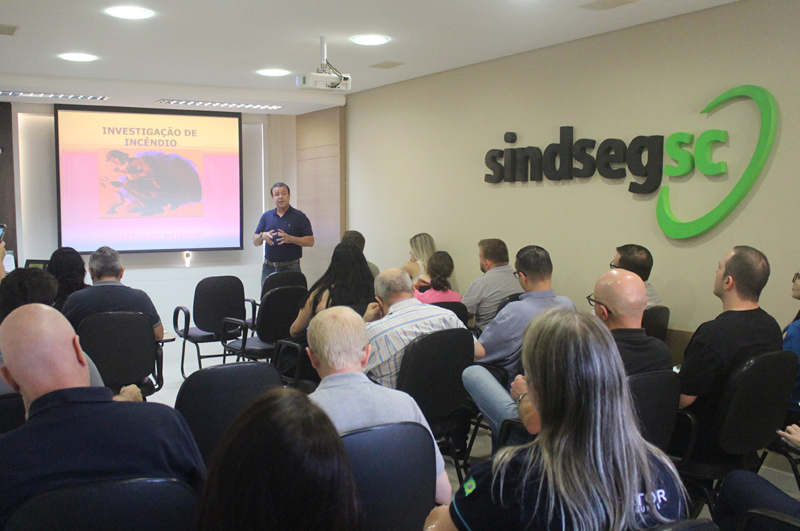 sindsegsc-promove-treinamento-sobre-pericia-de-incendios-para-corretores-de-seguros