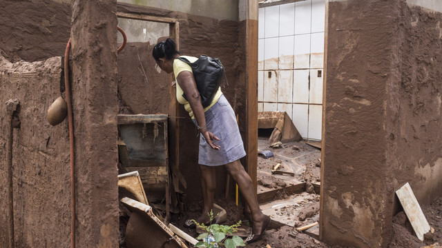 entre-o-trauma-e-a-reconstrucao-o-papel-silencioso-do-seguro-nos-recomecos