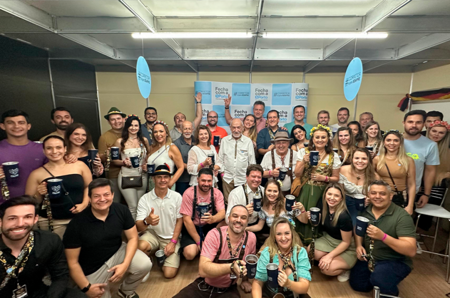 porto-proporcionou-camarote-para-corretores-na-oktoberfest-blumenau