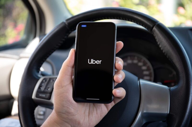 uber-estuda-seguros-para-compensar-clientes