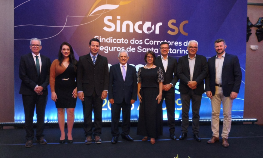 sindsegsc-prestigia-posse-da-nova-diretoria-do-sincorsc-e-reforca-parceria-institucional
