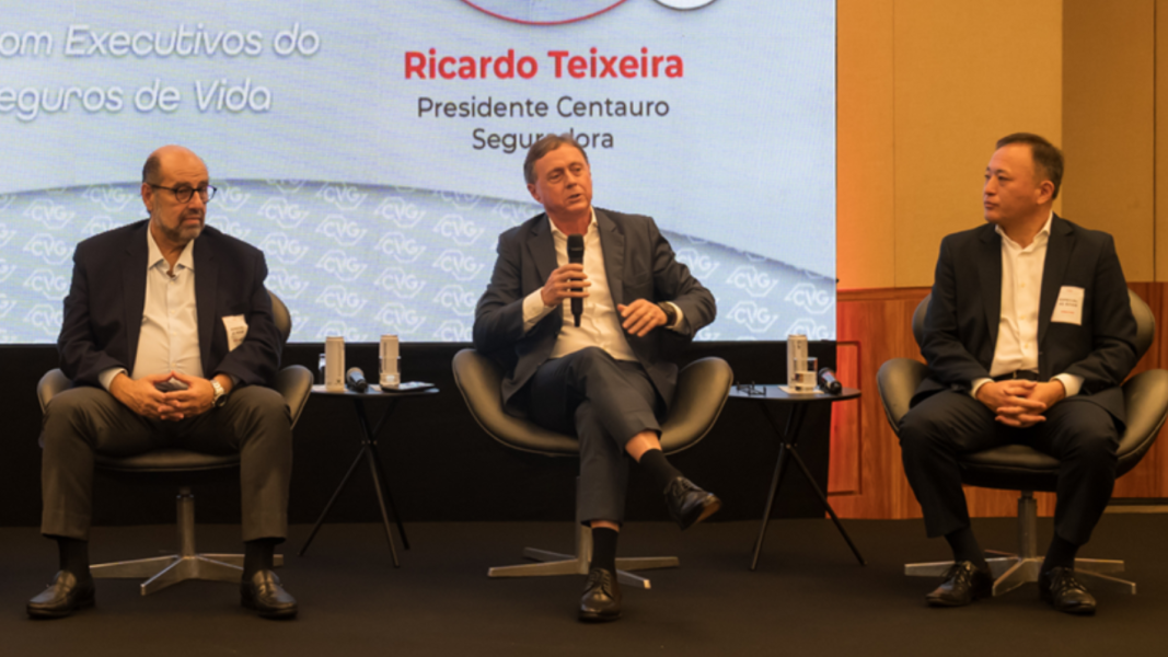 centauro-seguradora-reforca-debate-sobre-expansao-do-seguro-de-vida-nos-45-anos-do-cvg-sp-2